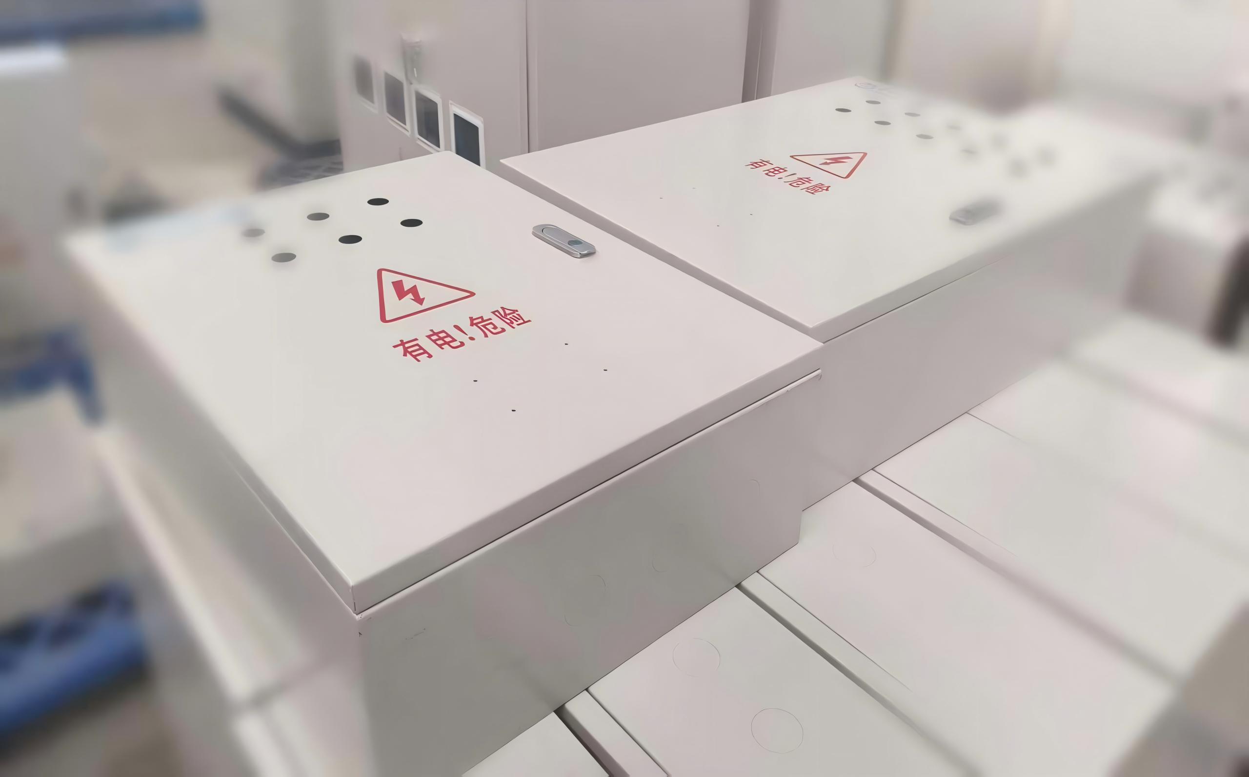 Stainless Steel Freestanding Enclosure